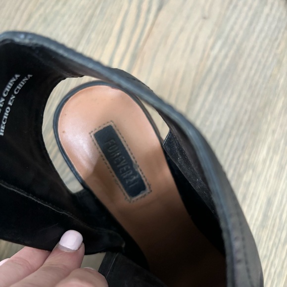 Forever 21 Black Faux leather Cutout Ankle Boots size 8 - Picture 10 of 14